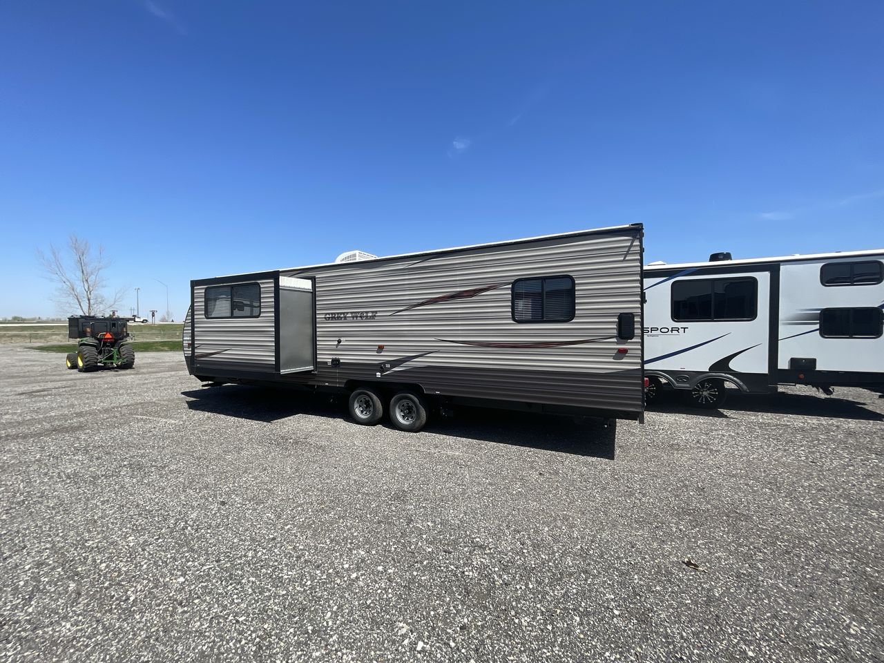 2017 FOREST RIVER CHEROKEE GREY WOLF 27RR full
