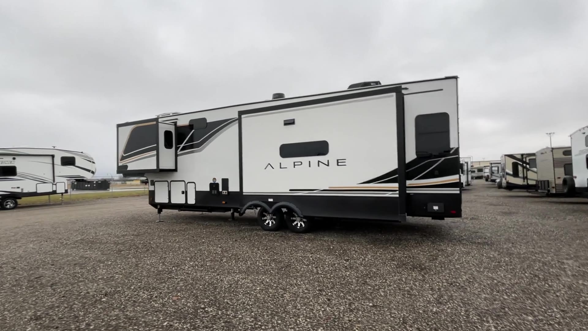 2024 KEYSTONE RV ALPINE 3303CK Premier RV LLC   1941 0 50 