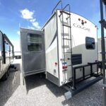 2018 KEYSTONE RV COUGAR X-LITE 33MLS full