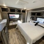 2025 VENTURE RV SPORTTREK TOURING EDITION STT292VRB full