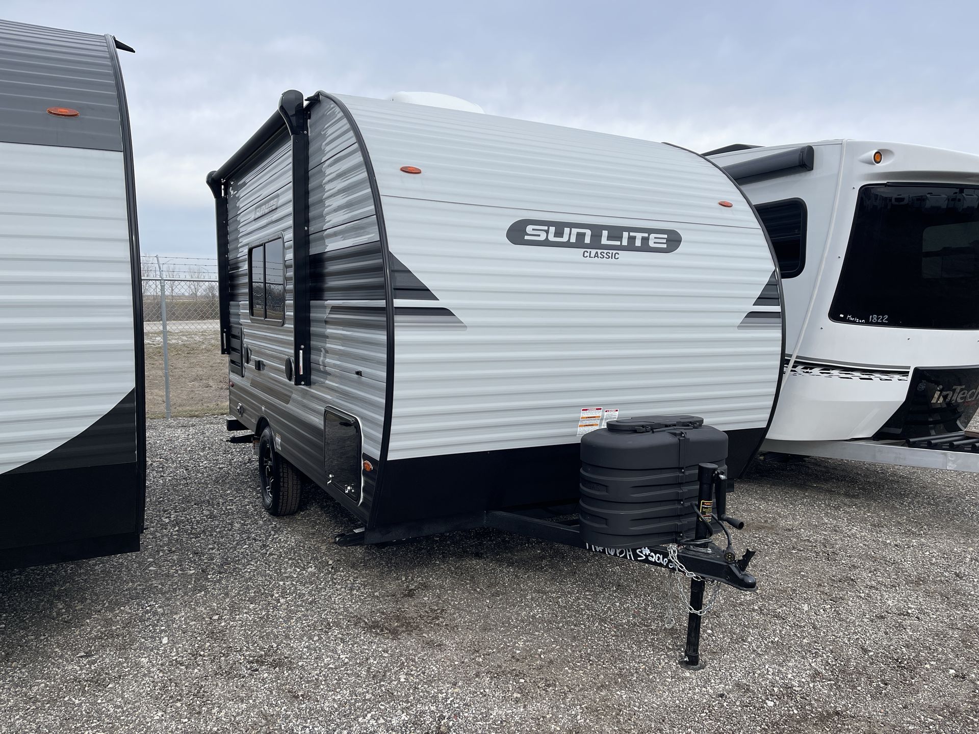 2025 SUNSET PARK RV INC SUN LITE 16BH