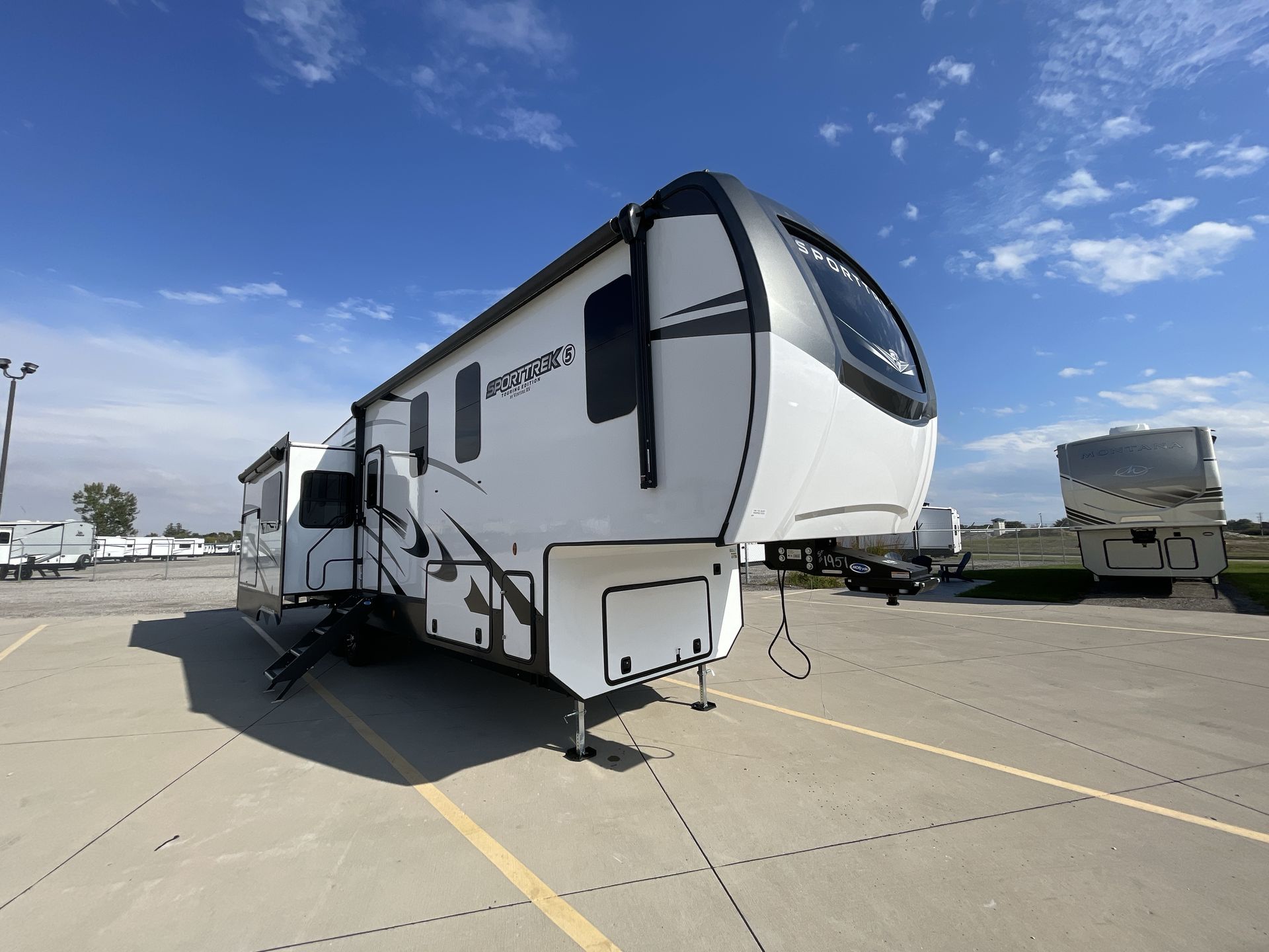 2024 VENTURE RV SPORTTREK TOURING EDITION FW STTF353VIK