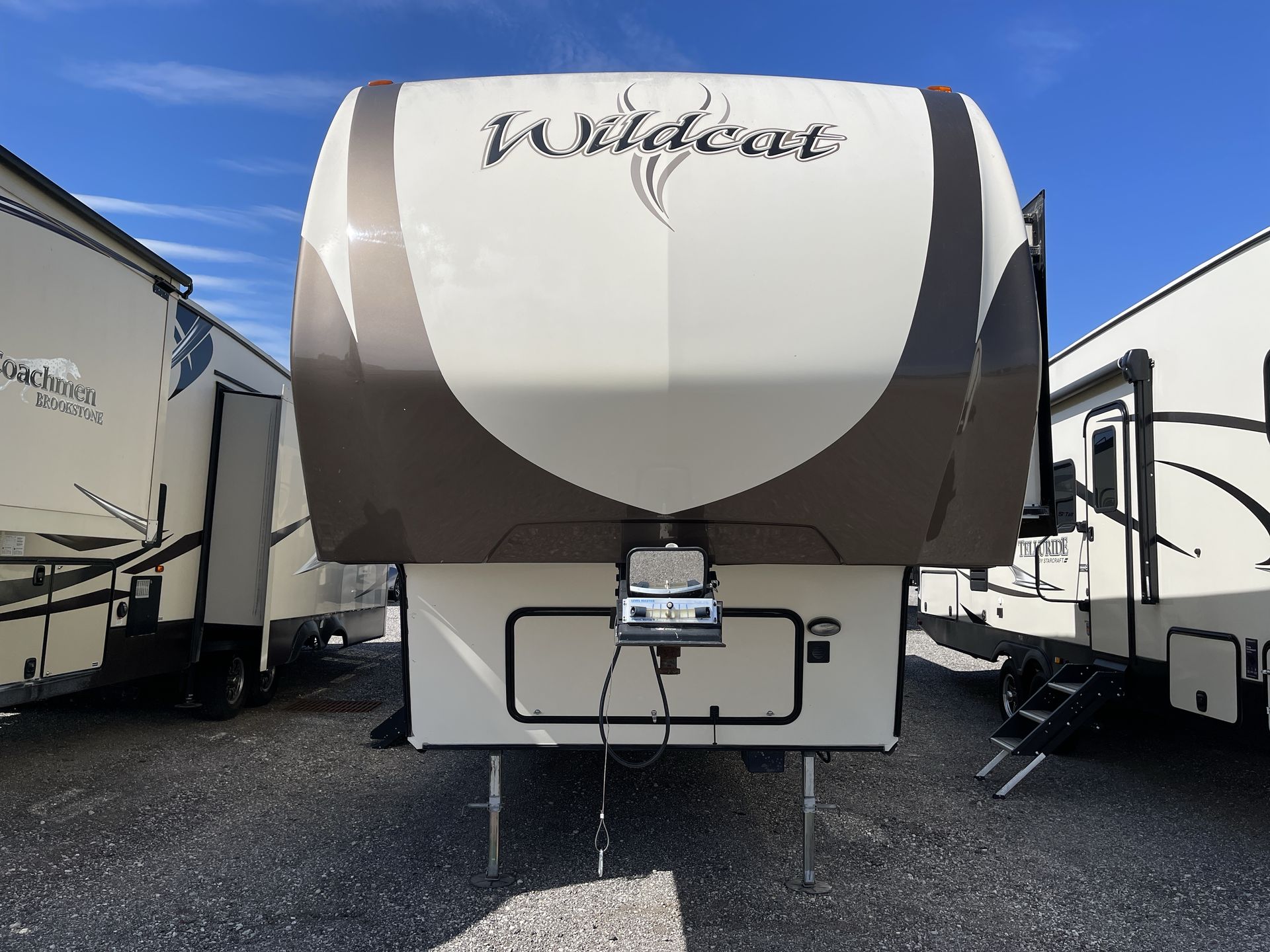 2016 FOREST RIVER WILDCAT 327RE