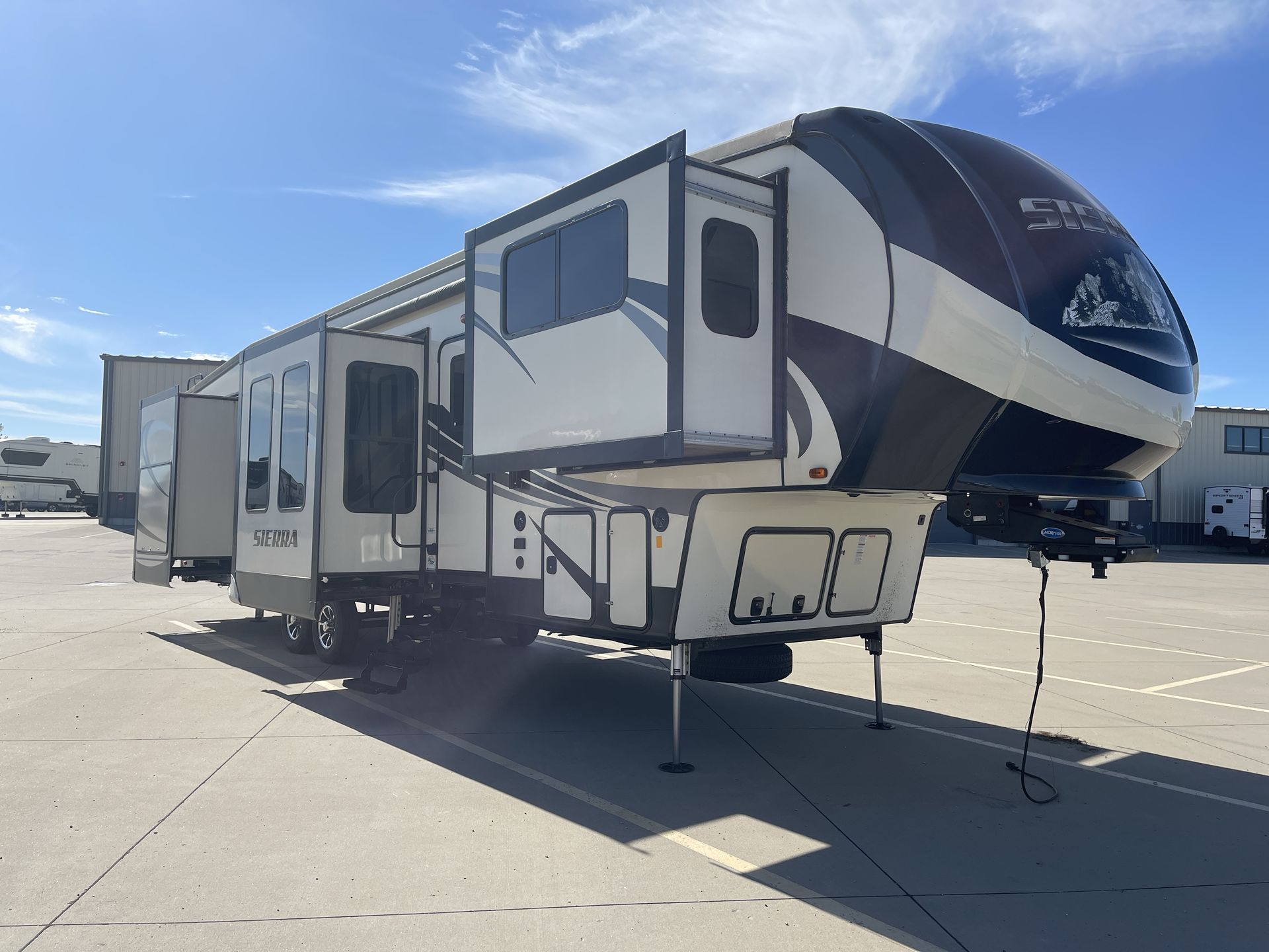 2018 FOREST RIVER SIERRA 379FLOK