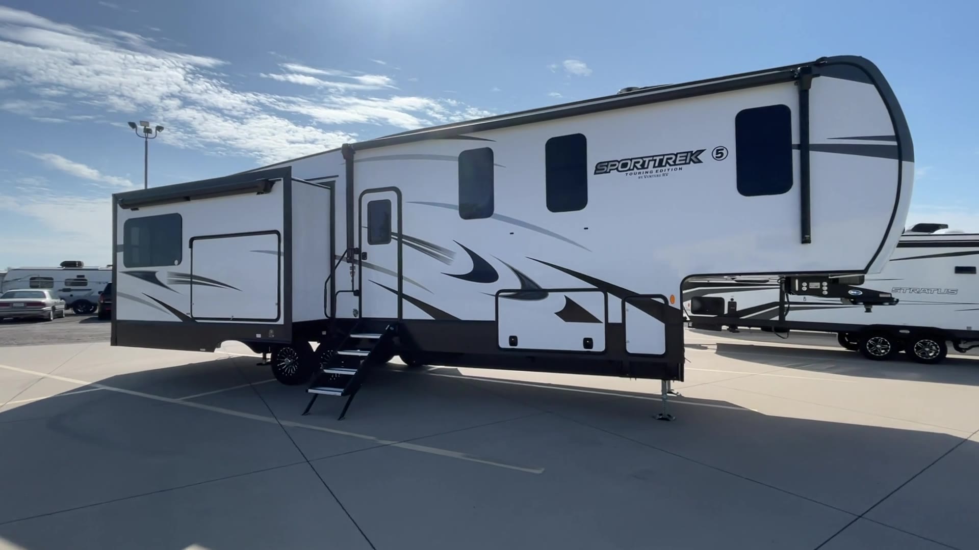 2025 VENTURE RV SPORTTREK TOURING EDITION FW STTF353VRK