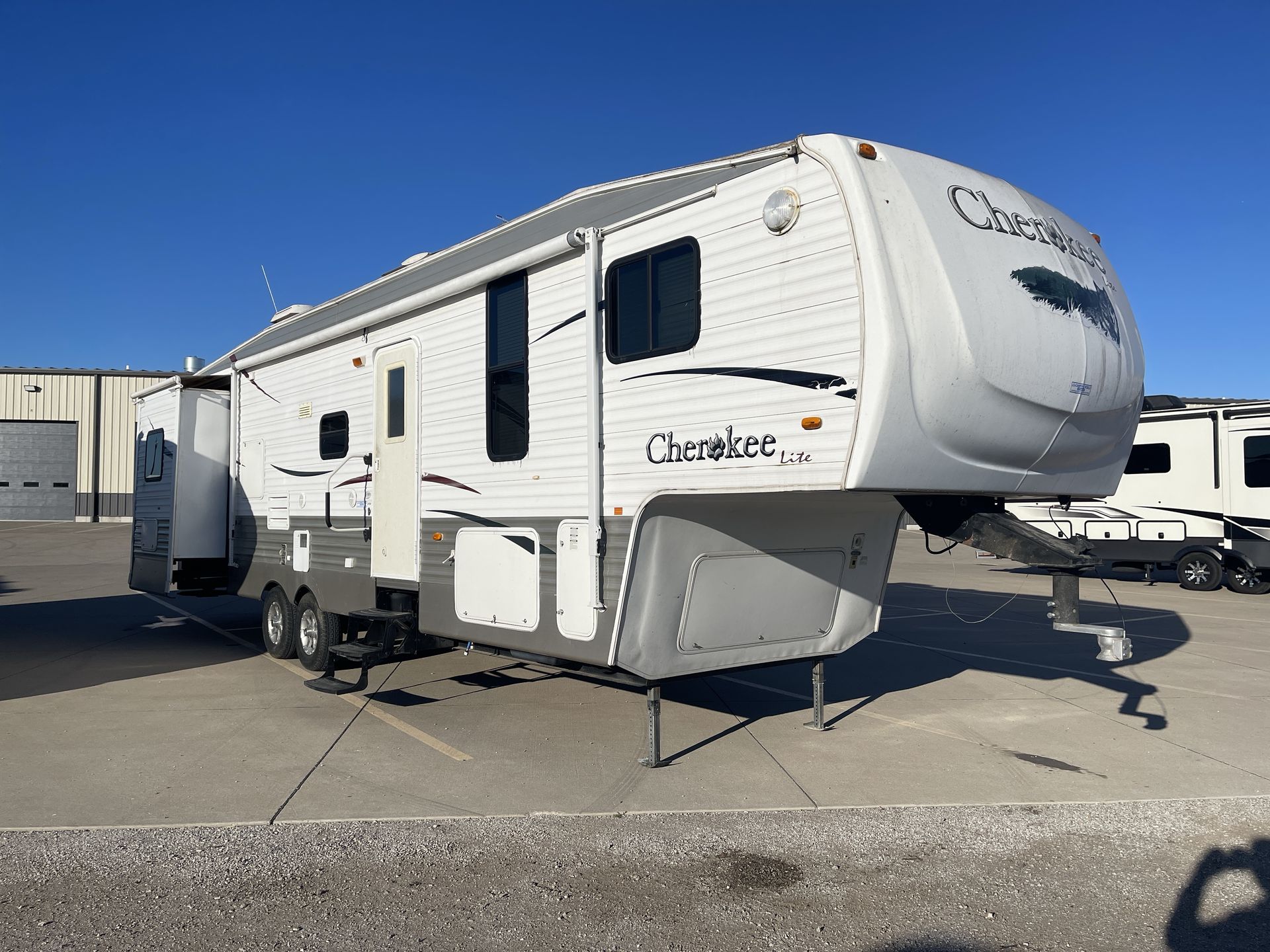 2008 FOREST RIVER CHEROKEE 295B