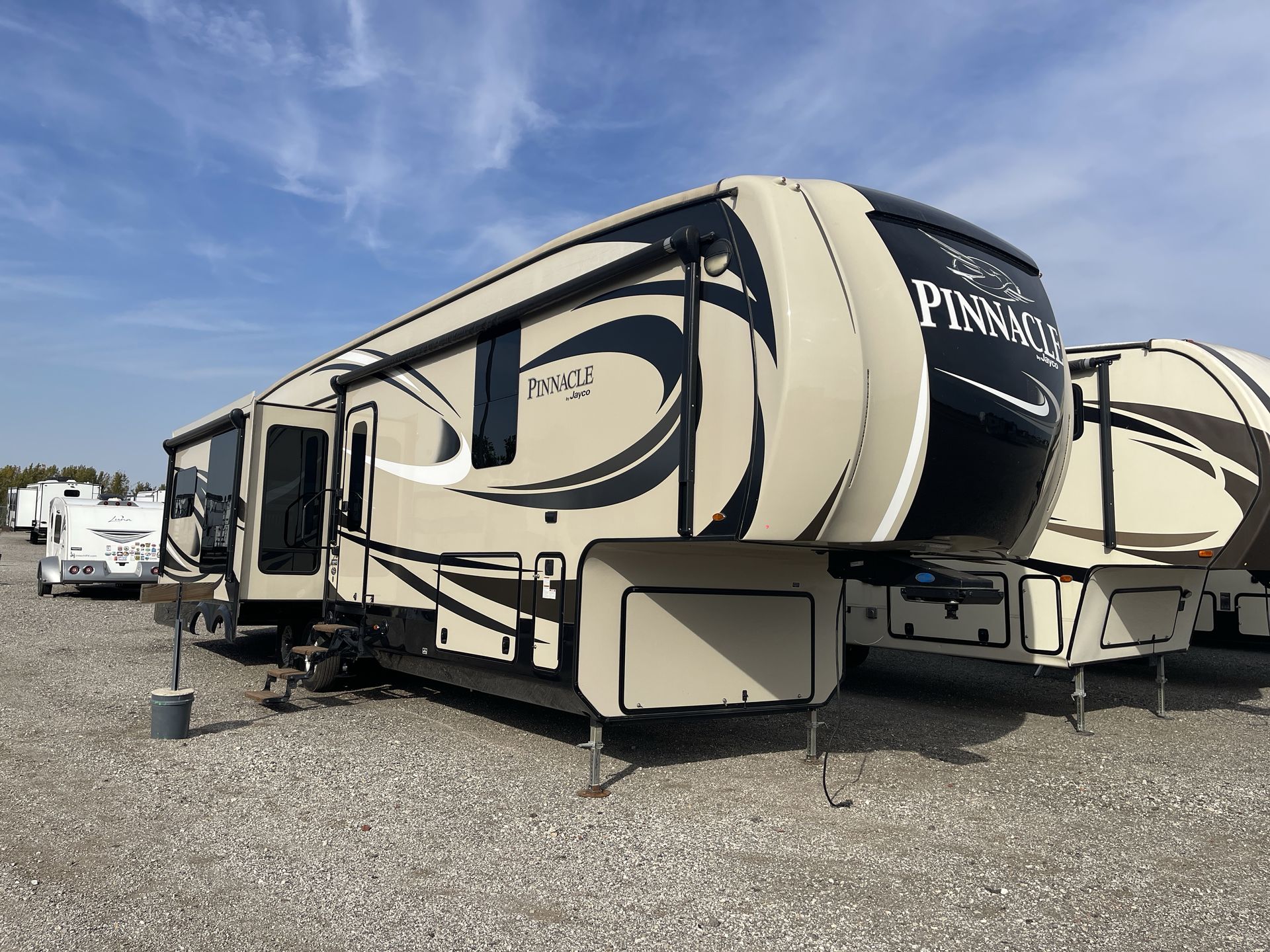 2017 JAYCO PINNACLE 36FBTS