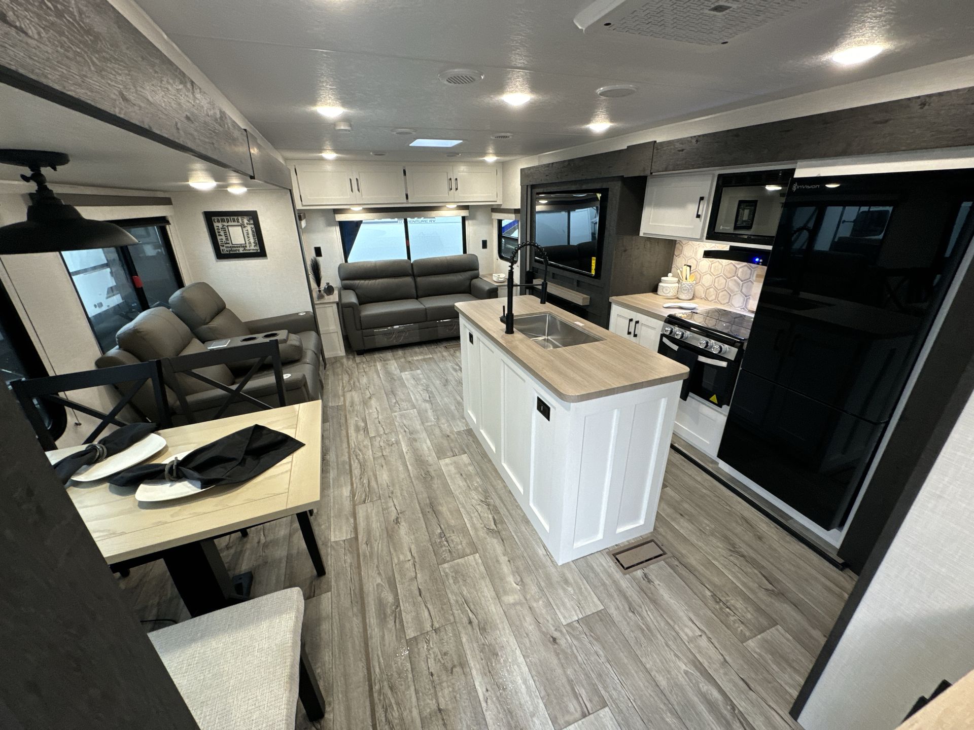 2025 VENTURE RV SIENNA SA293VIK